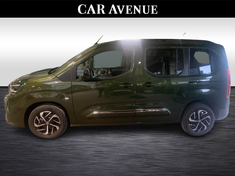 Used TOYOTA PROACE CITY Verso 1.2L Petrol Family 5pl  GREEN € 29790 in Wavre