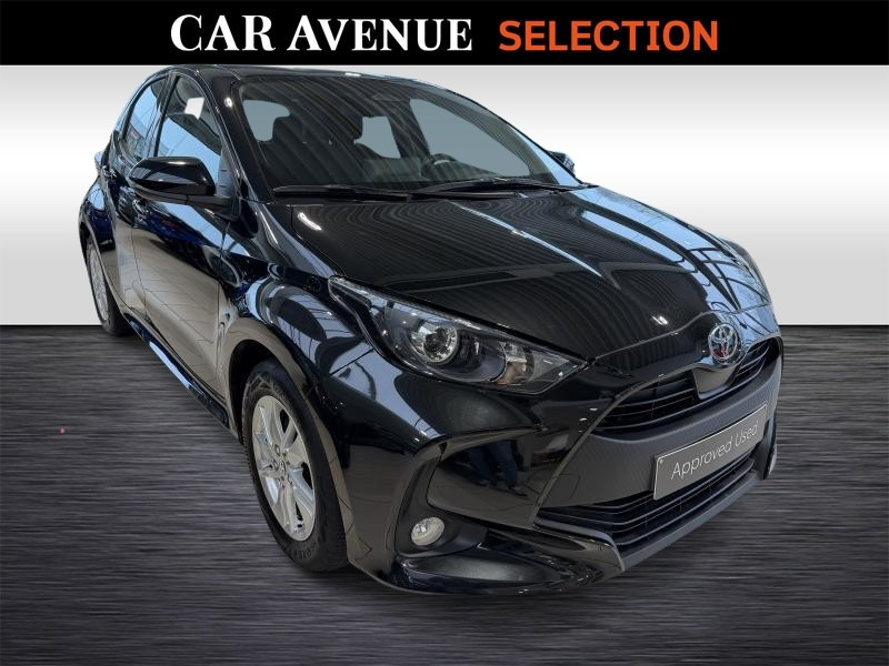 Used TOYOTA Yaris 1.5 Dynamic 1.5 HSD 2024 BLACK € 21990 in Wavre
