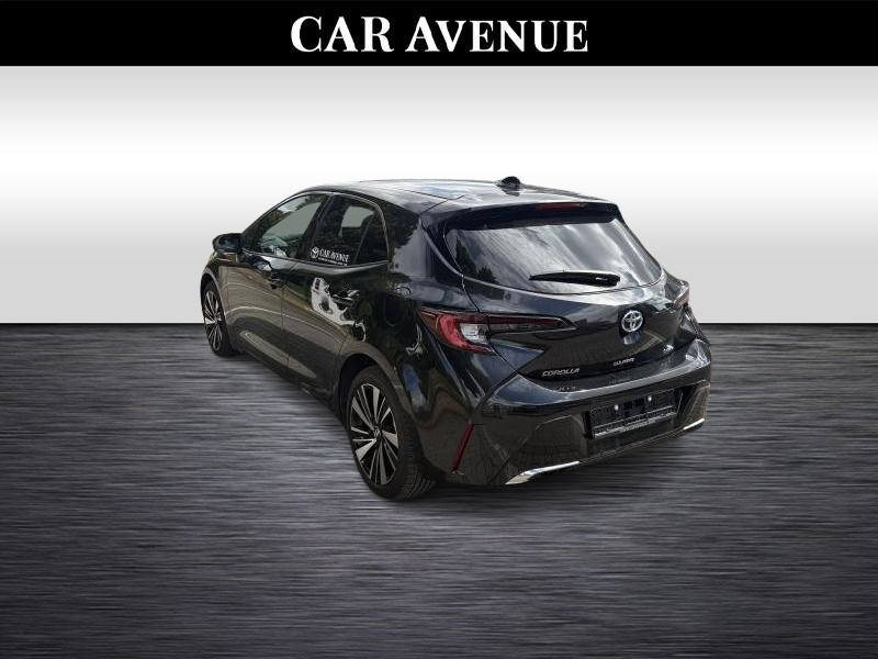 Used TOYOTA Corolla 1.8 Hybrid HB Style  BLACK € 34490 in Wavre