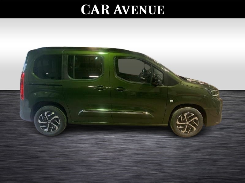 Used TOYOTA PROACE CITY Verso 1.2L Petrol Family 5pl  GREEN € 29790 in Wavre