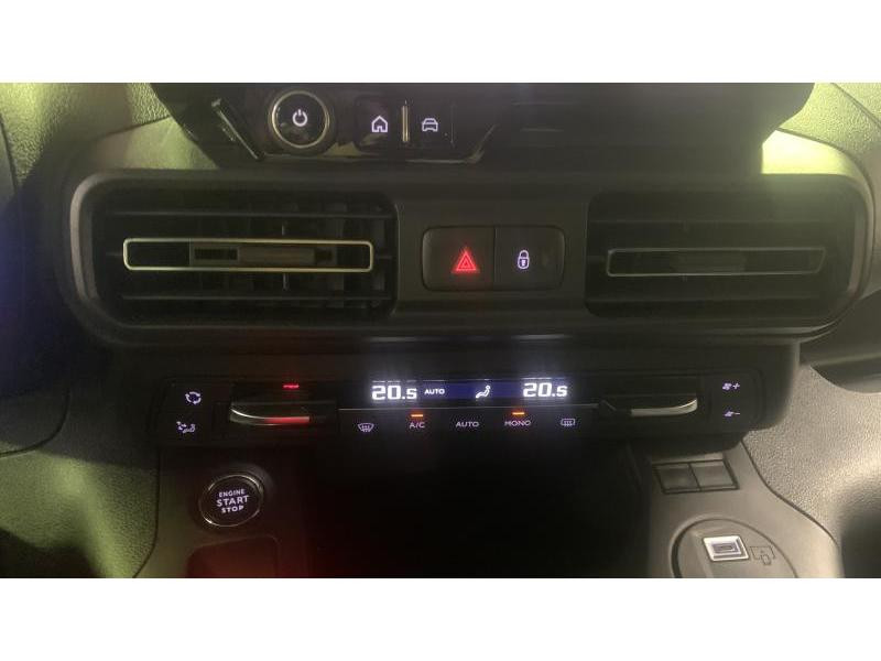 Used TOYOTA PROACE CITY Verso 1.2L Petrol Family 5pl  GREEN € 29790 in Wavre