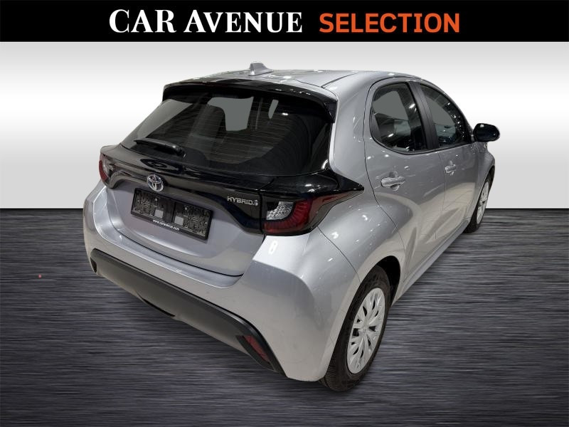 Used TOYOTA Yaris 1.5 DYNAMIC 2024 GREY € 21490 in Wavre