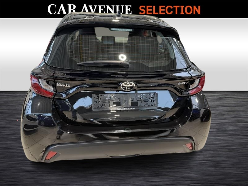 Used TOYOTA Yaris 1.5 Dynamic 1.5 HSD 2024 BLACK € 21990 in Wavre