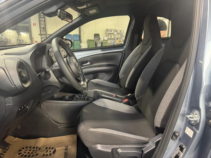 Used TOYOTA Aygo X X Play 1.0 VVT-i 2024 GREY € 15490 in Wavre