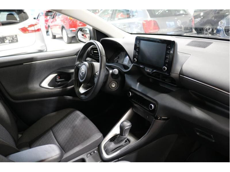 Used TOYOTA Yaris IV DYNAMIC 2022 WHITE € 18890 in Wavre