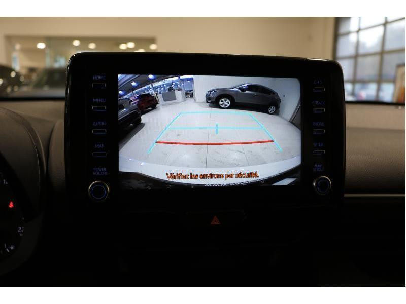 Used TOYOTA Yaris IV DYNAMIC 2022 WHITE € 18890 in Wavre