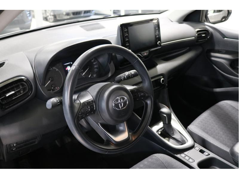 Used TOYOTA Yaris IV DYNAMIC 2022 WHITE € 18890 in Wavre