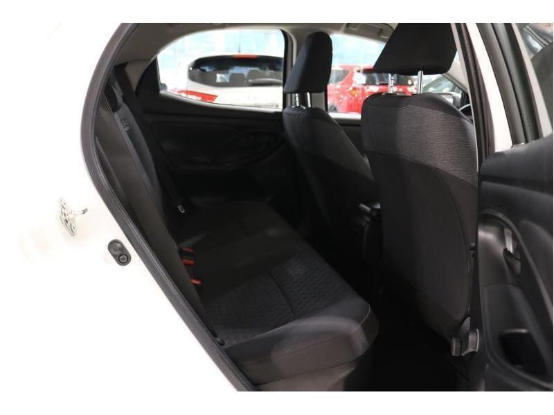 Used TOYOTA Yaris IV DYNAMIC 2022 WHITE € 18890 in Wavre