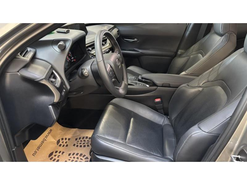 Occasion LEXUS UX 250h Business Line + Leather 2022 GREY 26990 € à Seraing