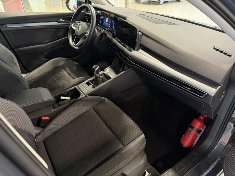 Used VOLKSWAGEN Golf 1.5 VIII Active 2022 GREY € 21990 in Wavre