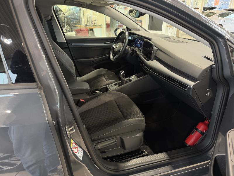 Used VOLKSWAGEN Golf 1.5 VIII Active 2022 GREY € 21990 in Wavre