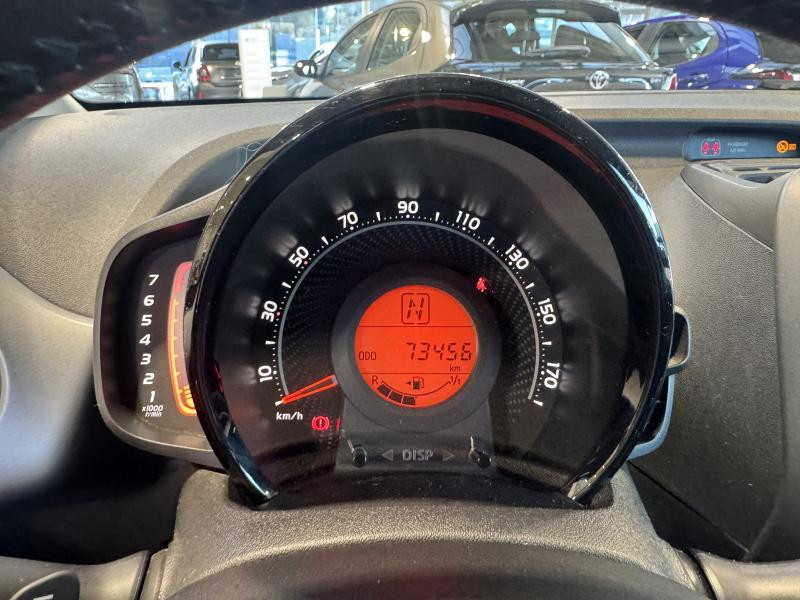 Used TOYOTA Aygo x-play 1.0 VVt-i 53kW 2018 WHITE € 10990 in Wavre