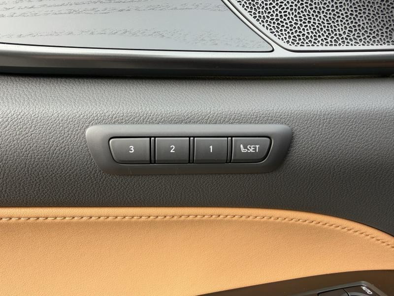 Used LEXUS NX Privilege line  BLACK € 69838 in Waterloo