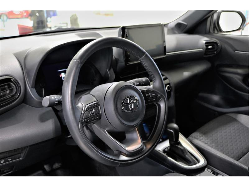 Used TOYOTA Yaris Cross Dynamic Plus 1.5 HSD 2023 GOLD € 19490 in Wavre