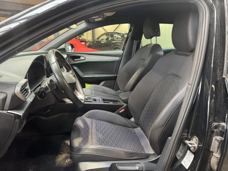 Used SEAT Leon FR-AUTO-GPS-CAMERA 2021 BLACK € 19990 in Wavre