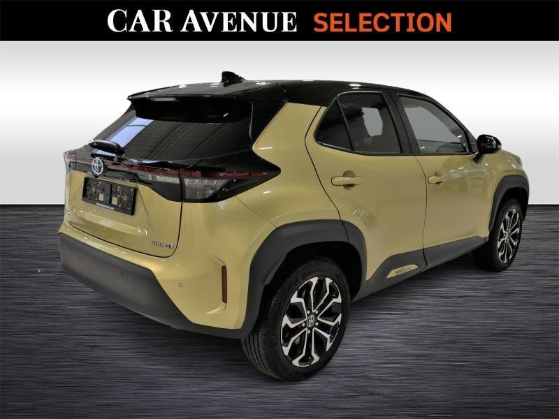 Used TOYOTA Yaris Cross Dynamic Plus 1.5 HSD 2023 GOLD € 19490 in Wavre