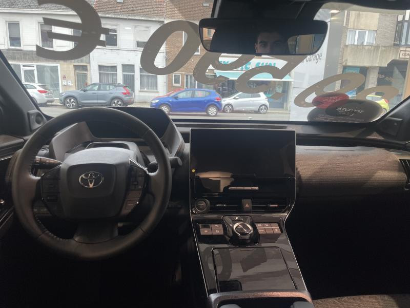 Occasion TOYOTA bZ4X EV 2WD Style 2025 RED 44490 € à Wavre