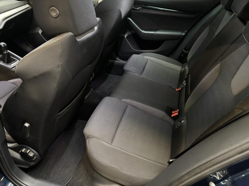 Used SKODA Octavia IV Ambition 2022 BLUE € 19490 in Seraing