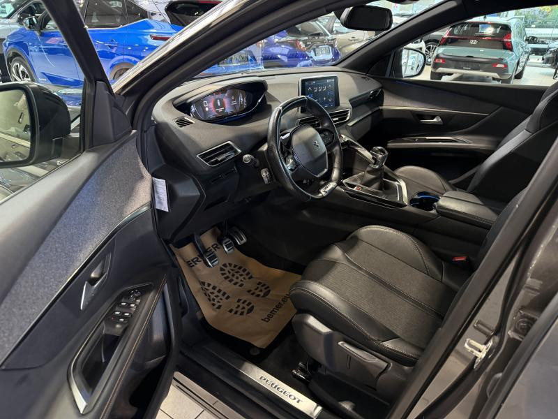 Used PEUGEOT 3008 II GT Line 1.2 2020 GREY € 13000 in Wavre