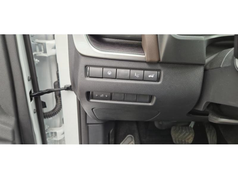 Used NISSAN Qashqai EPOWER Tekna + Glass Roof + Cold Pack  WHITE € 38690 in Wavre