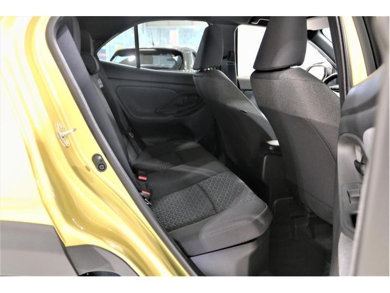 Used TOYOTA Yaris Cross Dynamic Plus 1.5 HSD 2023 GOLD € 19490 in Wavre