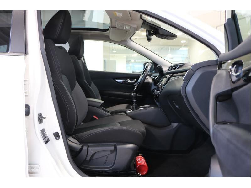 Used NISSAN Qashqai N-CONNECTA 1.2 DIG-T 2018 WHITE € 12490 in Wavre