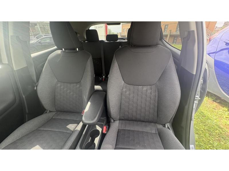 Occasion TOYOTA Yaris 1.5 TNGA HEV Iconic 2024 GREY 25490 € à Wavre