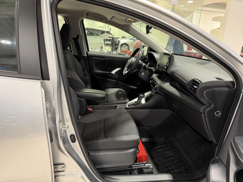 Occasion TOYOTA Yaris 1.5 DYNAMIC 2024 GREY 20990 € à Wavre