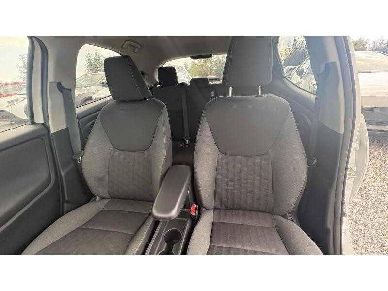 Occasion TOYOTA Yaris IV 2024 WHITE 24490 € à Wavre