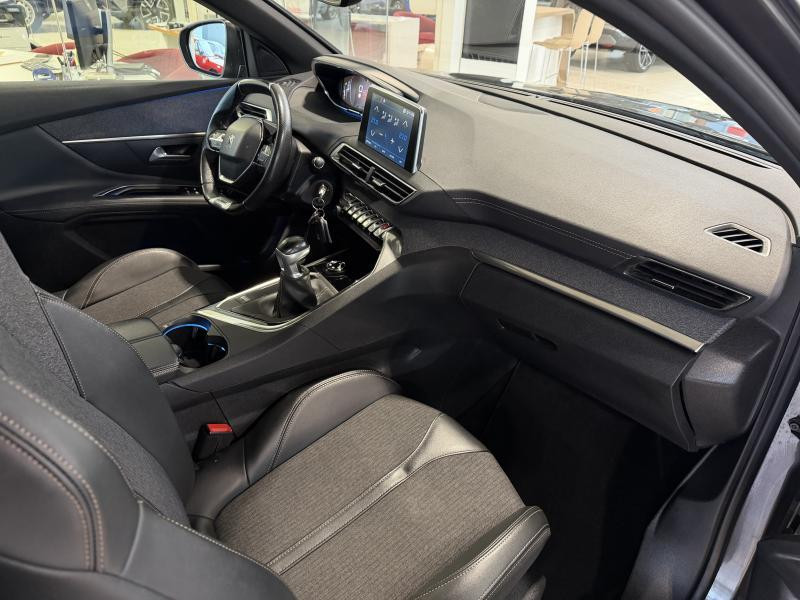 Used PEUGEOT 3008 II GT Line 1.2 2020 GREY € 13000 in Wavre