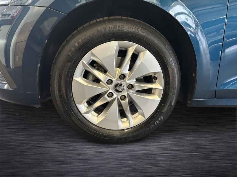 Used SKODA Octavia IV Ambition 2022 BLUE € 19490 in Seraing