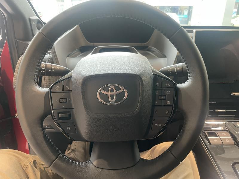 Occasion TOYOTA bZ4X EV 2WD Style 2025 RED 44490 € à Wavre