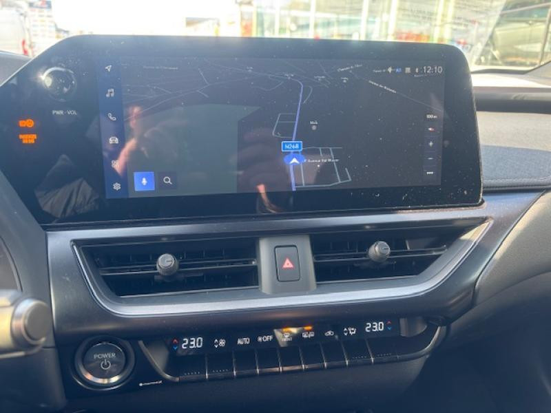 Occasion LEXUS UX 300h  SILVER 44999 € à Wavre