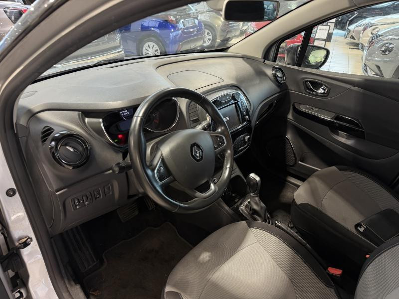 Used RENAULT Captur 1.2 Intens 2017 GREY € 7250 in Wavre