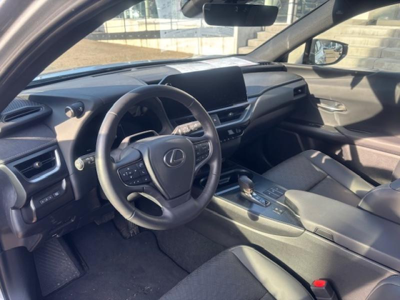 Occasion LEXUS UX 300h  SILVER 44999 € à Wavre