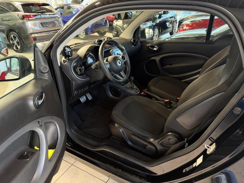 Used SMART Fortwo Coupe A/T 1.0i DCT 52kW 2017 WHITE € 10490 in Wavre