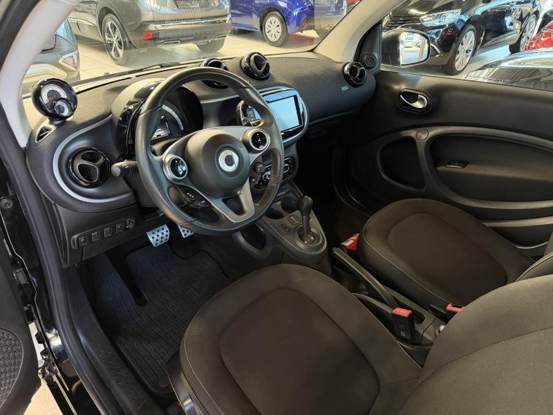 Used SMART Fortwo Coupe A/T 1.0i DCT 52kW 2017 WHITE € 10490 in Wavre