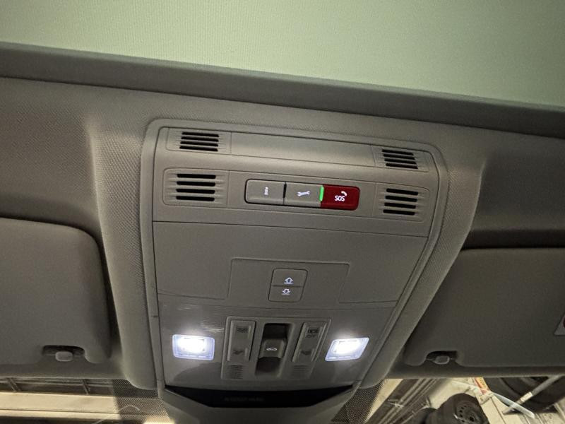 Used VOLKSWAGEN T-Roc Style 2022 GREEN € 24990 in Verviers