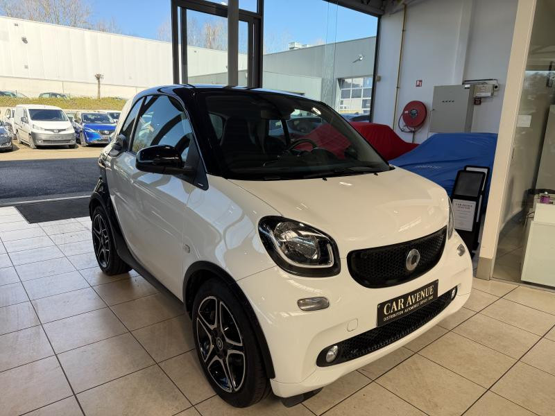 Used SMART Fortwo Coupe A/T 1.0i DCT 52kW 2017 WHITE € 10490 in Wavre