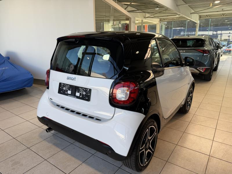 Used SMART Fortwo Coupe A/T 1.0i DCT 52kW 2017 WHITE € 10490 in Wavre