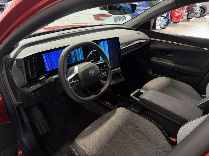 Used RENAULT Scenic E-Tech Long Range 160kW 2025 RED € 36990 in Wavre