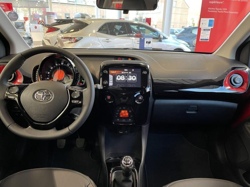 Used TOYOTA Aygo II X 2022 BURGUNDY € 12790 in Wavre