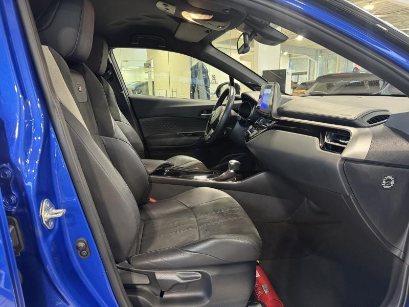Used TOYOTA C-HR GR Sport 2.0 HSD 112kW 2022 BLUE € 21490 in Wavre
