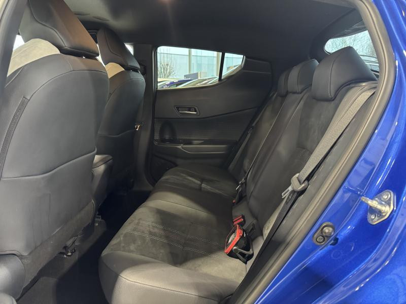 Used TOYOTA C-HR GR Sport 2.0 HSD 112kW 2022 BLUE € 21490 in Wavre