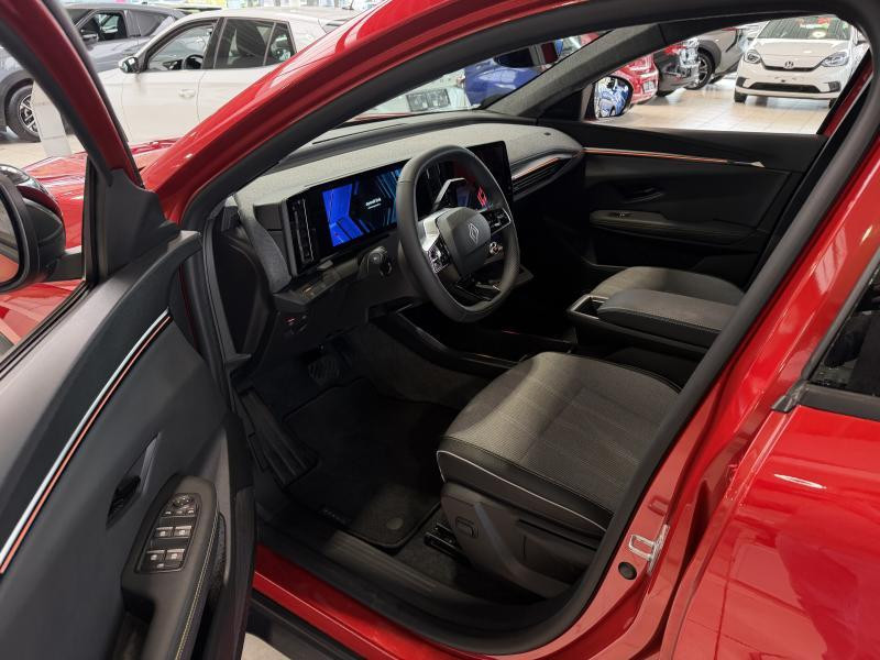 Used RENAULT Scenic E-Tech Long Range 160kW 2025 RED € 36990 in Wavre