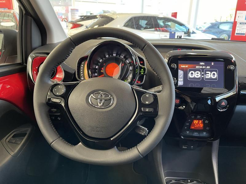 Used TOYOTA Aygo II X 2022 BURGUNDY € 12790 in Wavre