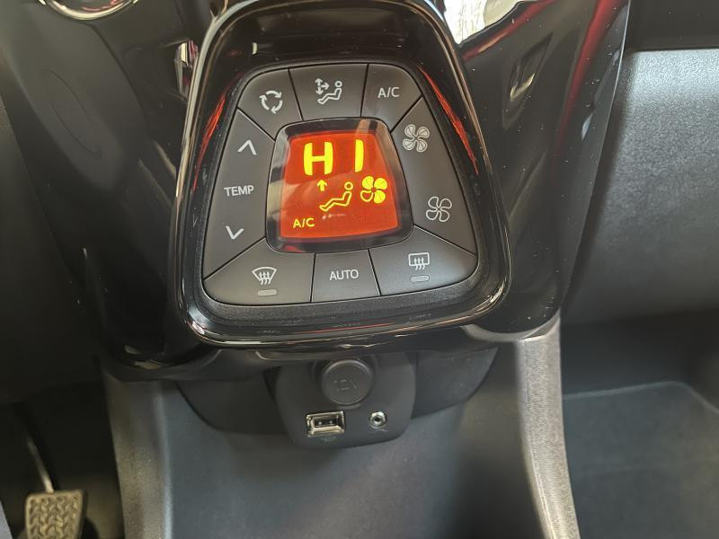 Used TOYOTA Aygo II X 2022 BURGUNDY € 12790 in Wavre