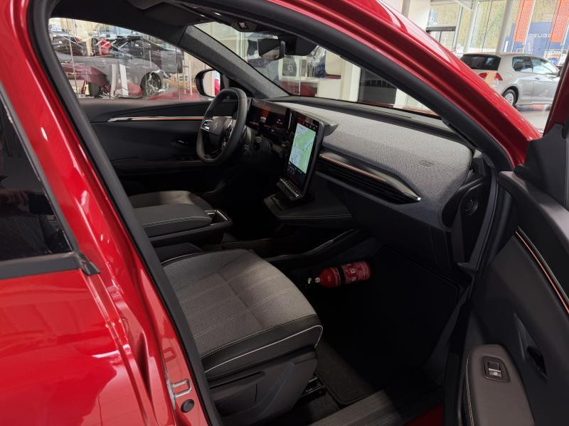 Used RENAULT Scenic E-Tech Long Range 160kW 2025 RED € 36990 in Wavre