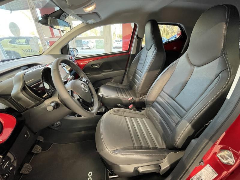 Used TOYOTA Aygo II X 2022 BURGUNDY € 12790 in Wavre