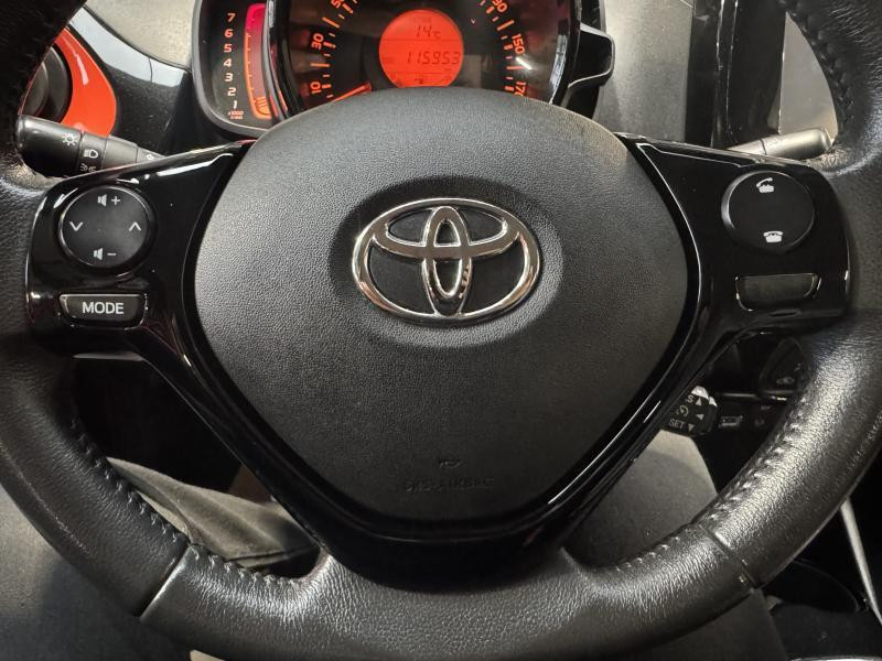 Used TOYOTA Aygo X-CITE 1.0 VVT-i 51kW 2015 ORANGE € 6900 in Wavre